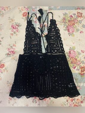 Tobi Black Crochet Top with Pink & Cream Floral Lining